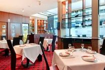 Premier Inn Premier Inn Heathrow Airport Terminal 4 스탠웰 외부 사진